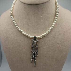 Elegant Pearl and Silver Necklace